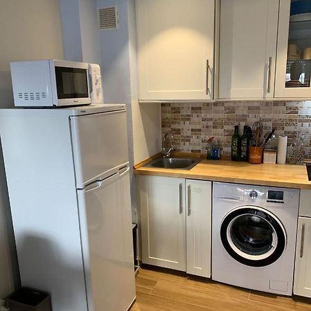 Cosy Apartment In L Escala, 7 Mins Walk To The Closest Beach, Riells L' Escala Εξωτερικό φωτογραφία